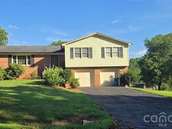 131 N Morvue Loop N, Statesville, NC 28625