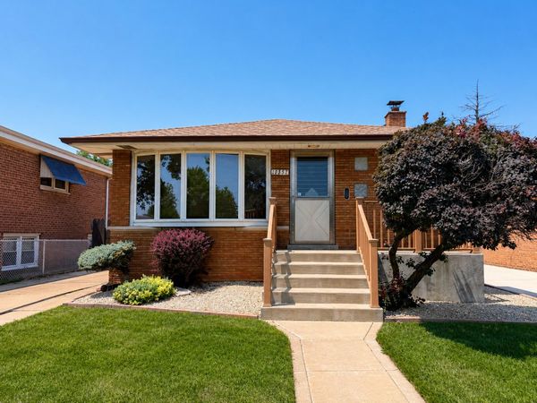 12852 S Manistee Avenue , Chicago, IL 60633