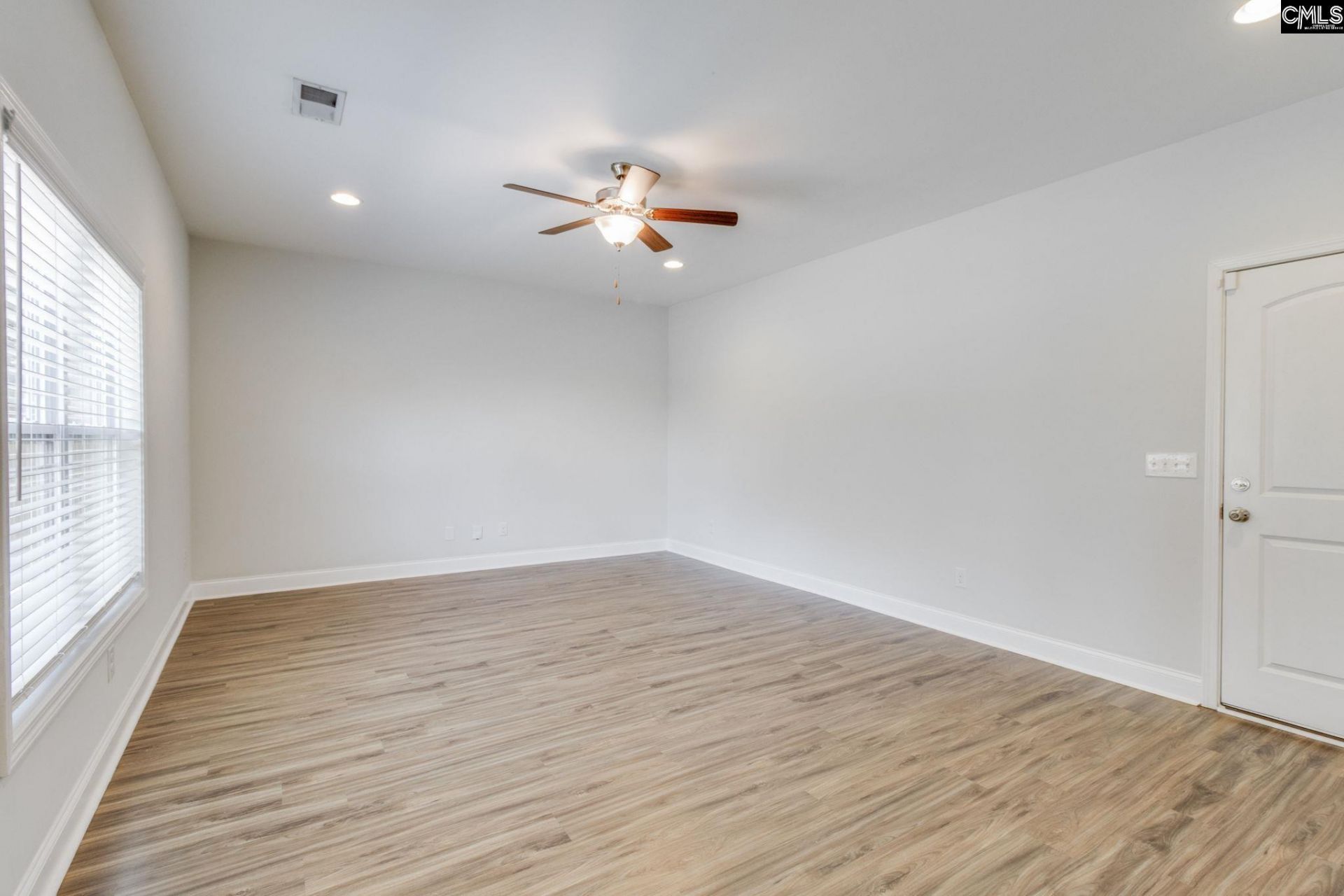 377 Glen Dornoch Way  Photo 12
