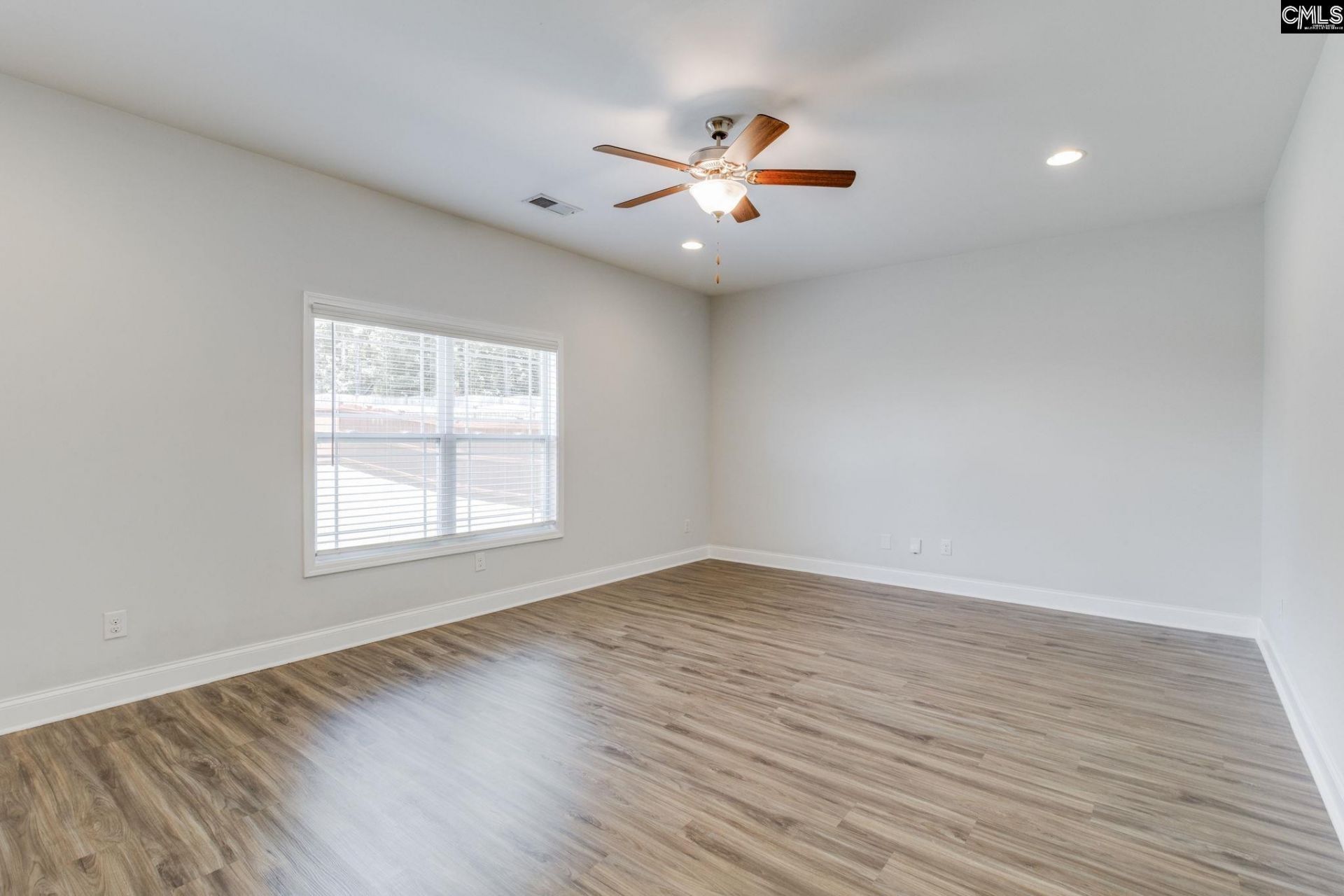 377 Glen Dornoch Way  Photo 13