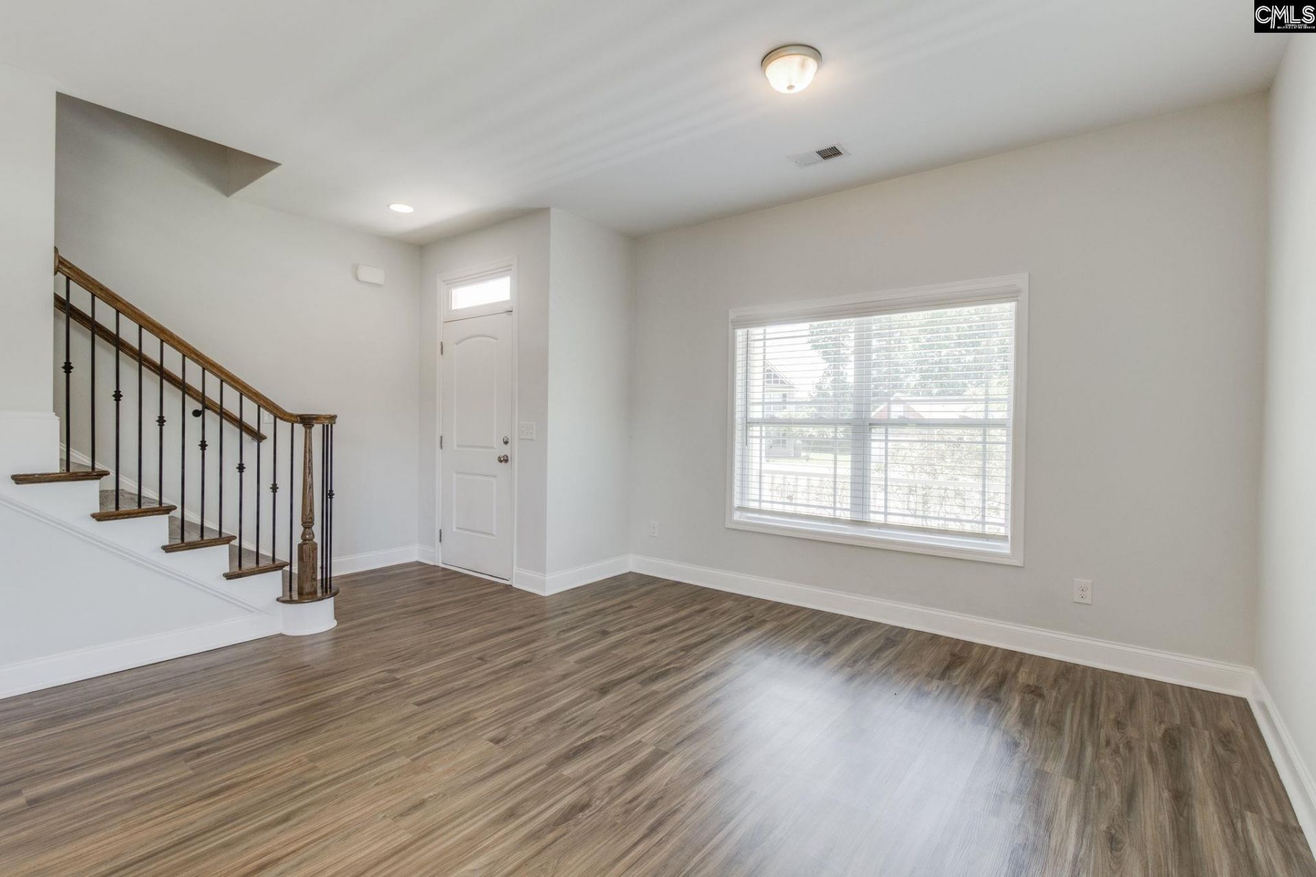 377 Glen Dornoch Way  Photo 5