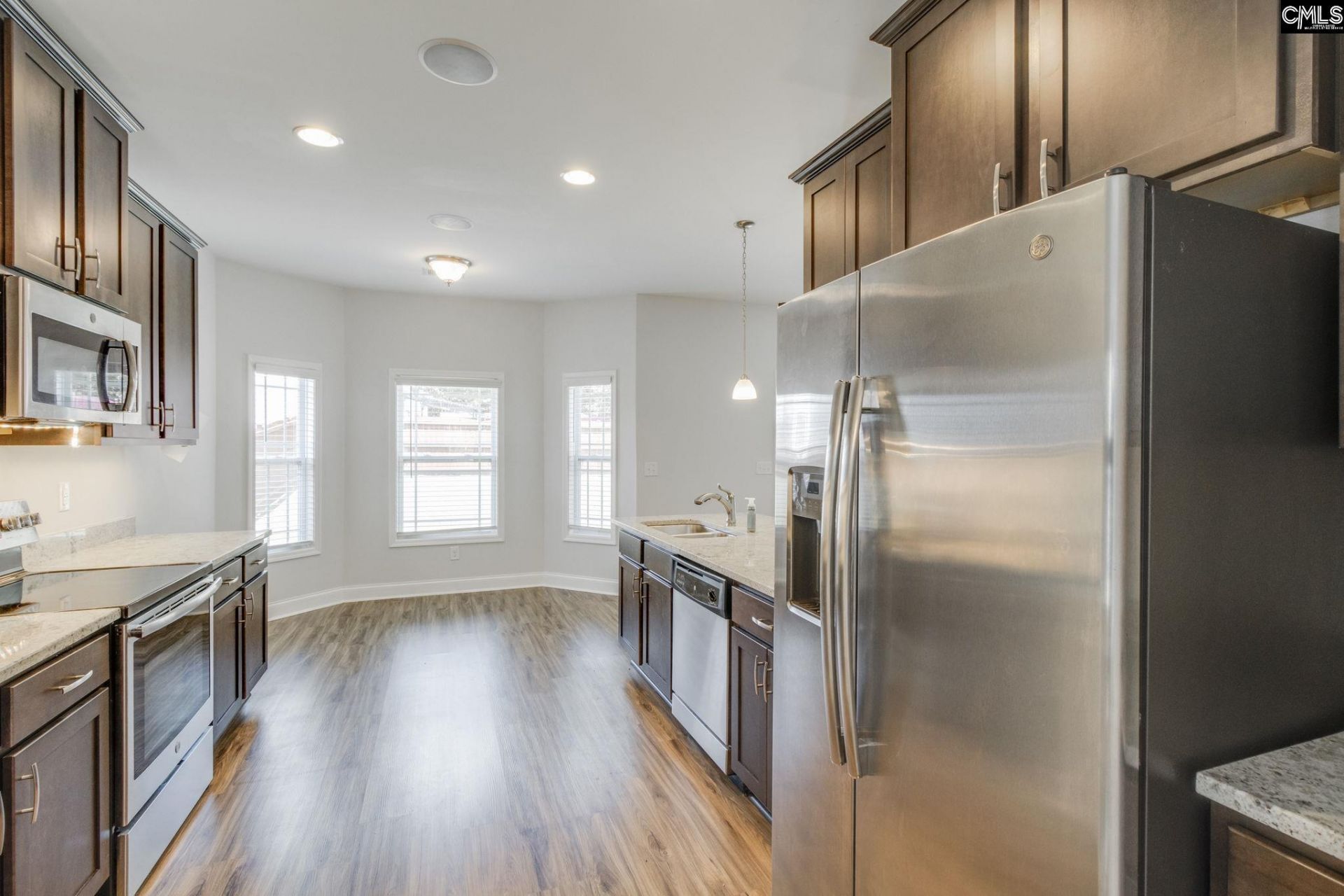 377 Glen Dornoch Way  Photo 7