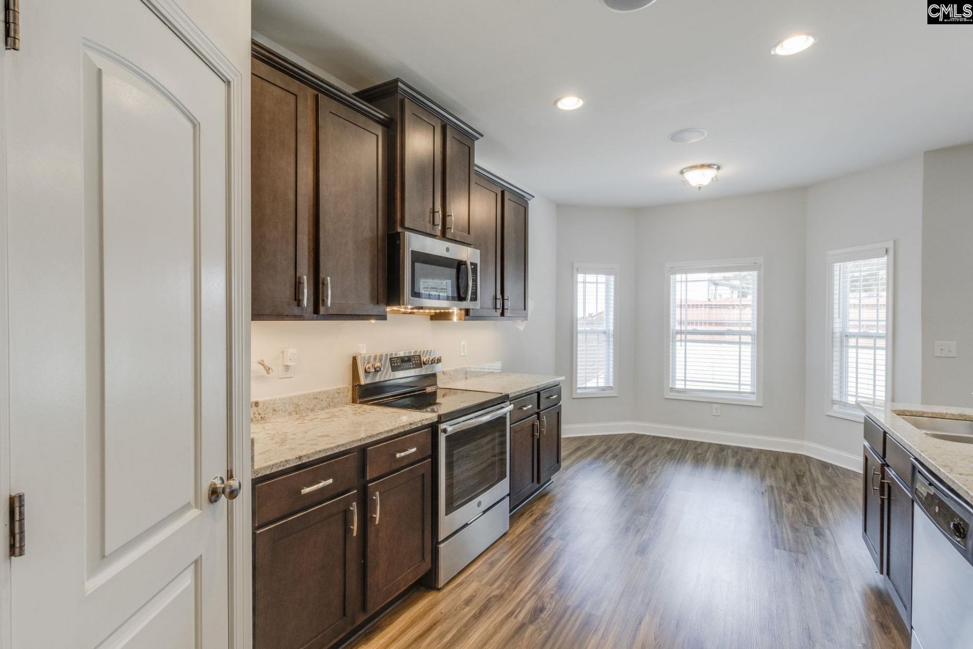 377 Glen Dornoch Way  Photo 8