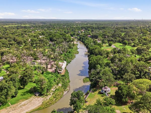 632 E Donegan, Seguin, TX 78155