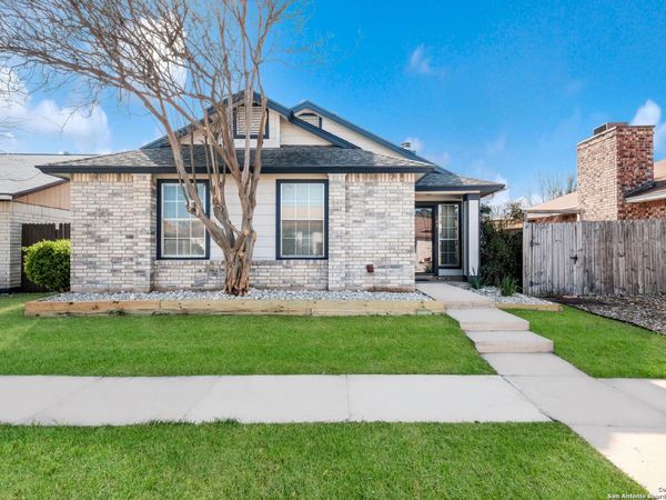 629 Fern Meadow Dr, Universal City, TX 78148