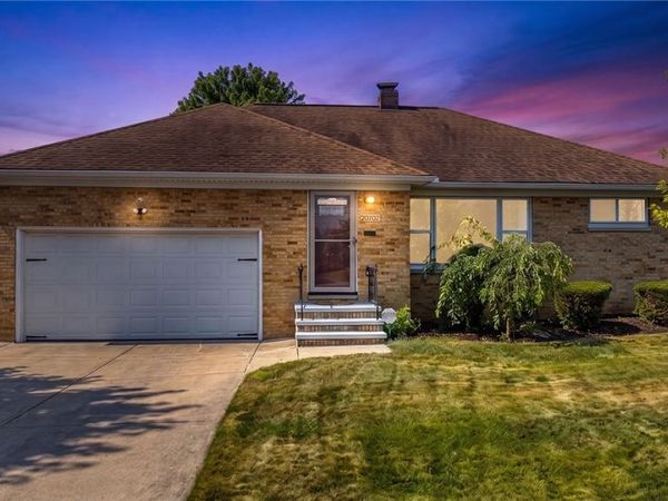20707 Hilliard Boulevard, Rocky River, OH 44116