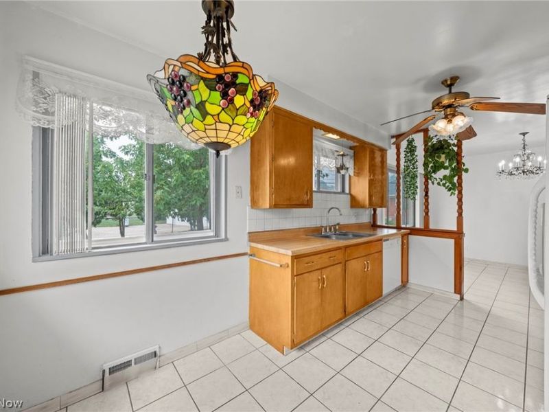 20707 Hilliard Boulevard, Rocky River, OH 44116 Photo 10