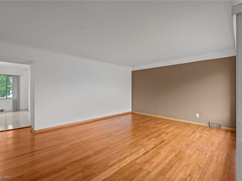 20707 Hilliard Boulevard, Rocky River, OH 44116 Photo 3