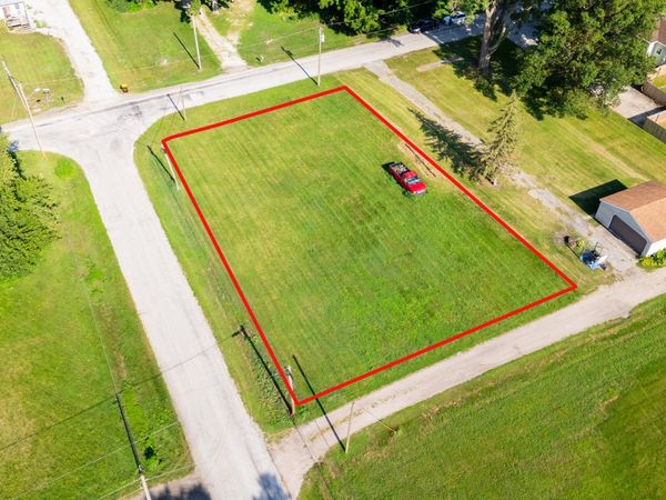 120 Woodlawn Street , Maxwell, IA 50161
