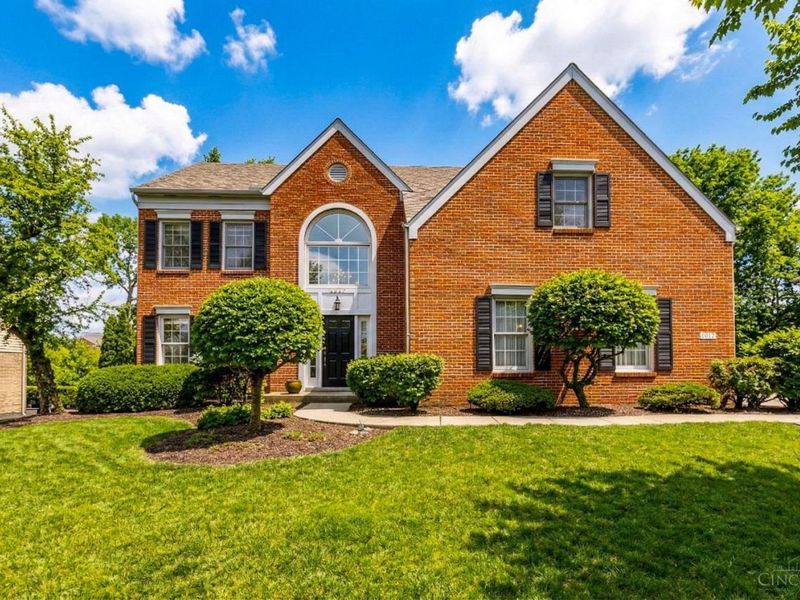 8067 Hunters Ridge Drive, West Chester, OH 45069 Photo 1