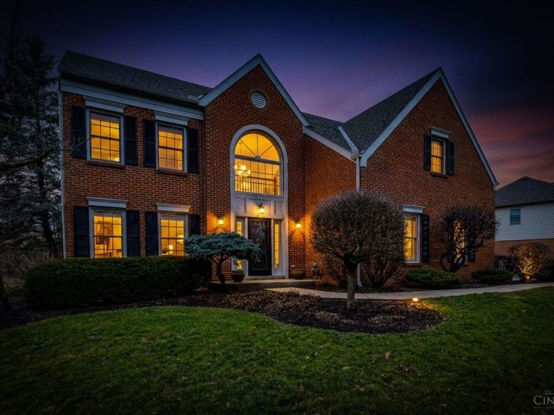 8067 Hunters Ridge Drive, West Chester, OH 45069 Photo 4