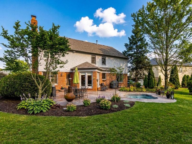 8067 Hunters Ridge Drive, West Chester, OH 45069 Photo 6