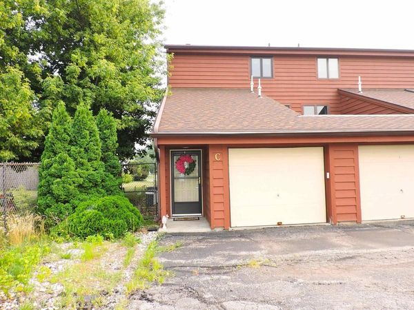 2206 MEADOWBROOK COURT, Unit C, Oshkosh, WI 54904