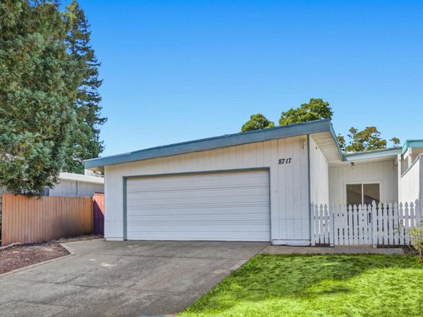 8717 Lorna Ct, Elk Grove, CA 95624