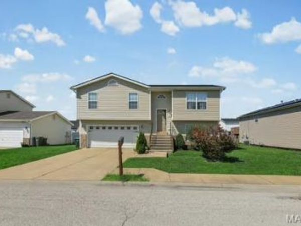 423 Carter Drive, Dupo, IL 62239