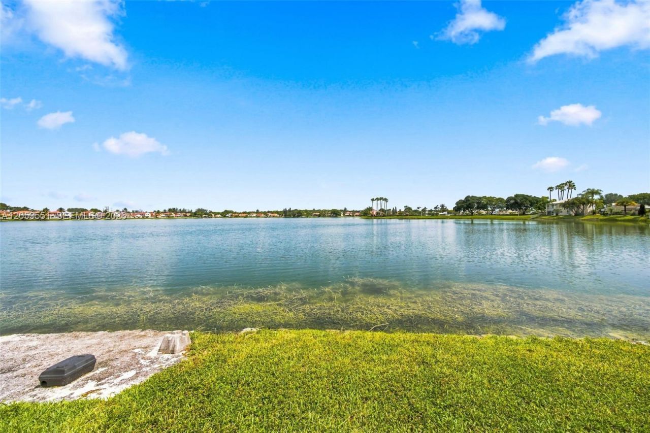 6633 Bayfront Dr , Margate, FL 33063 Photo