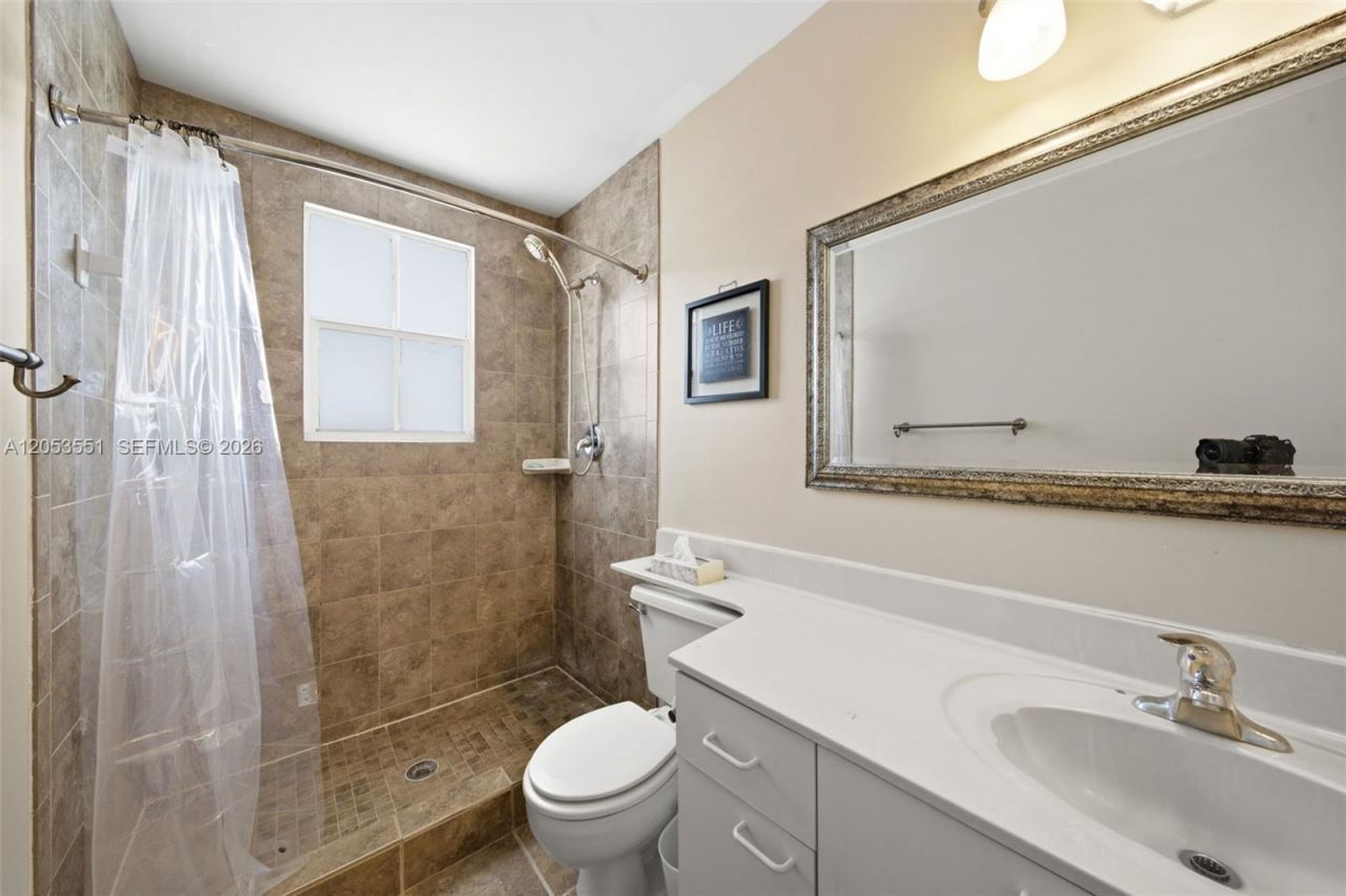 6633 Bayfront Dr , Margate, FL 33063 Photo