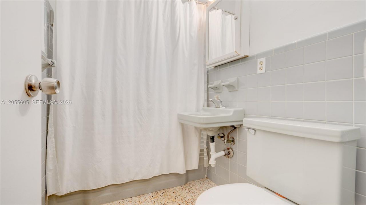 3036 Center St, Miami, FL 33133 Photo