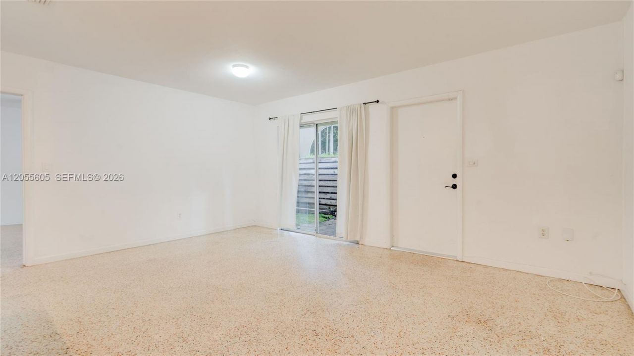 3036 Center St, Miami, FL 33133 Photo