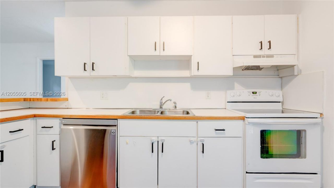 3036 Center St, Miami, FL 33133 Photo