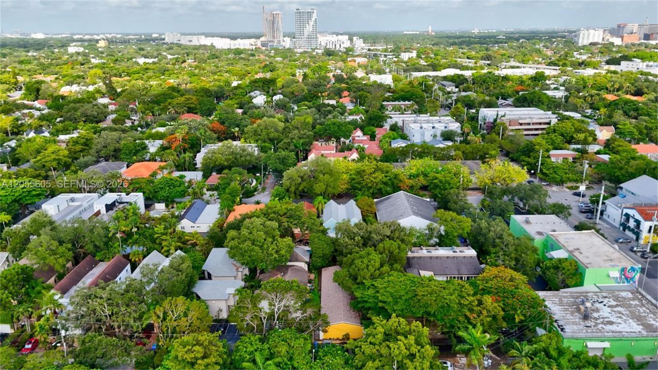 3036 Center St, Miami, FL 33133 Photo