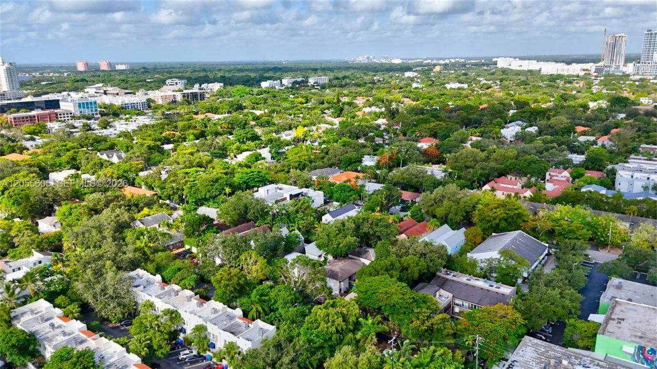 3036 Center St, Miami, FL 33133 Photo