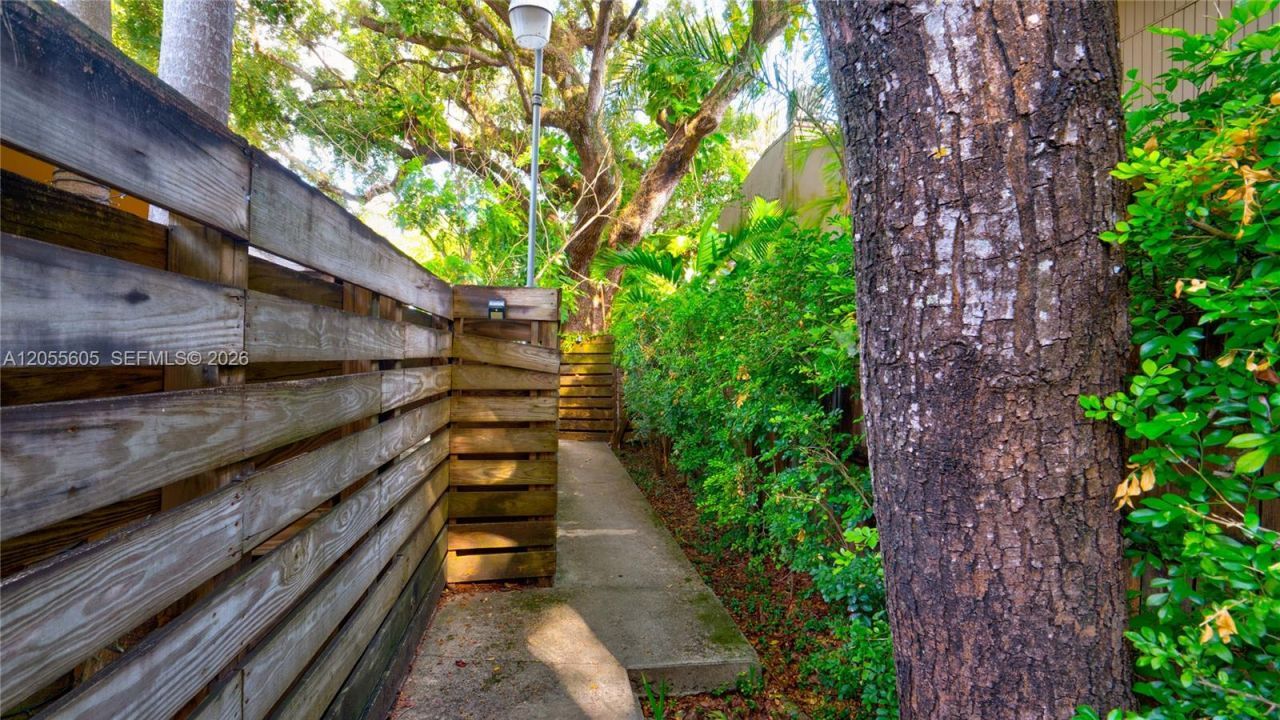 3036 Center St, Miami, FL 33133 Photo