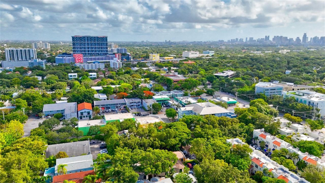3036 Center St, Miami, FL 33133 Photo