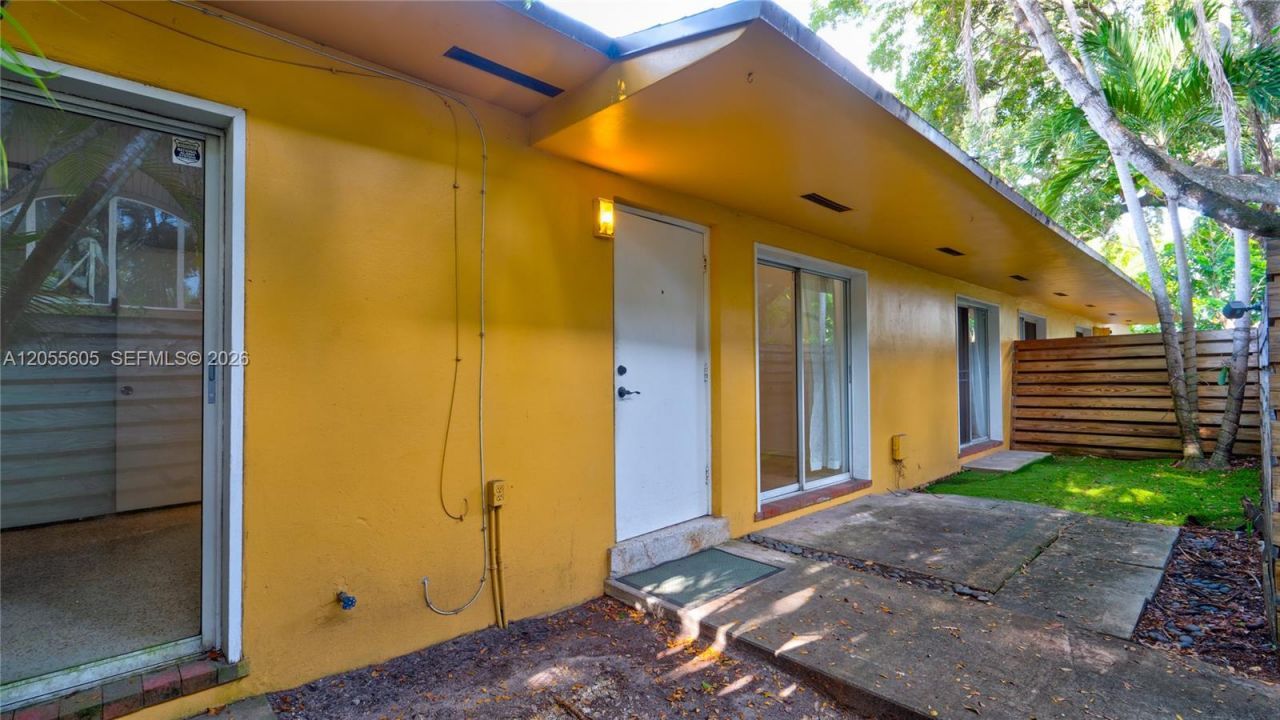 3036 Center St, Miami, FL 33133 Photo
