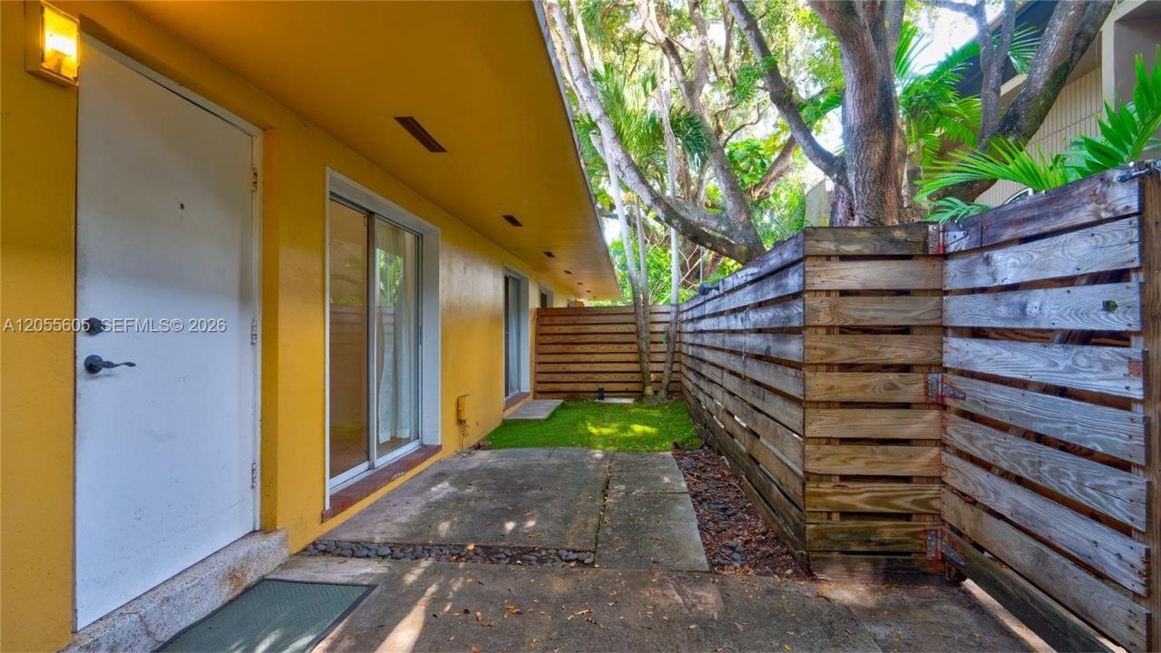 3036 Center St, Miami, FL 33133 Photo