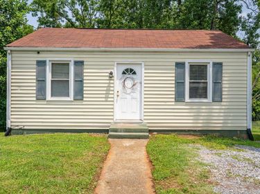 825 Old Forest Road, Lynchburg, VA 24501