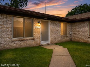 29417 Park Place Drive, Warren, MI 48093