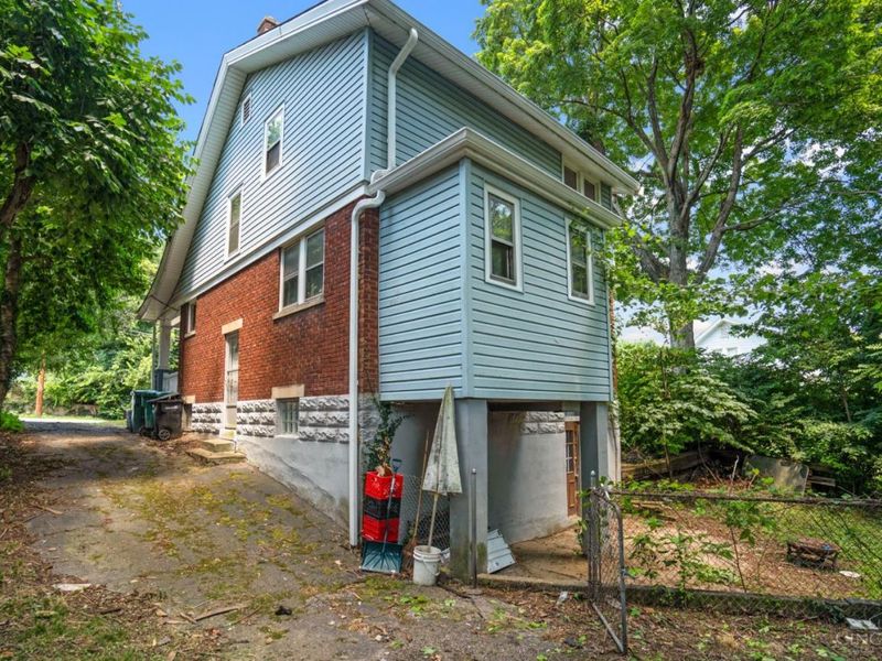 6207 Roe, Cincinnati, OH 45227 Photo 5
