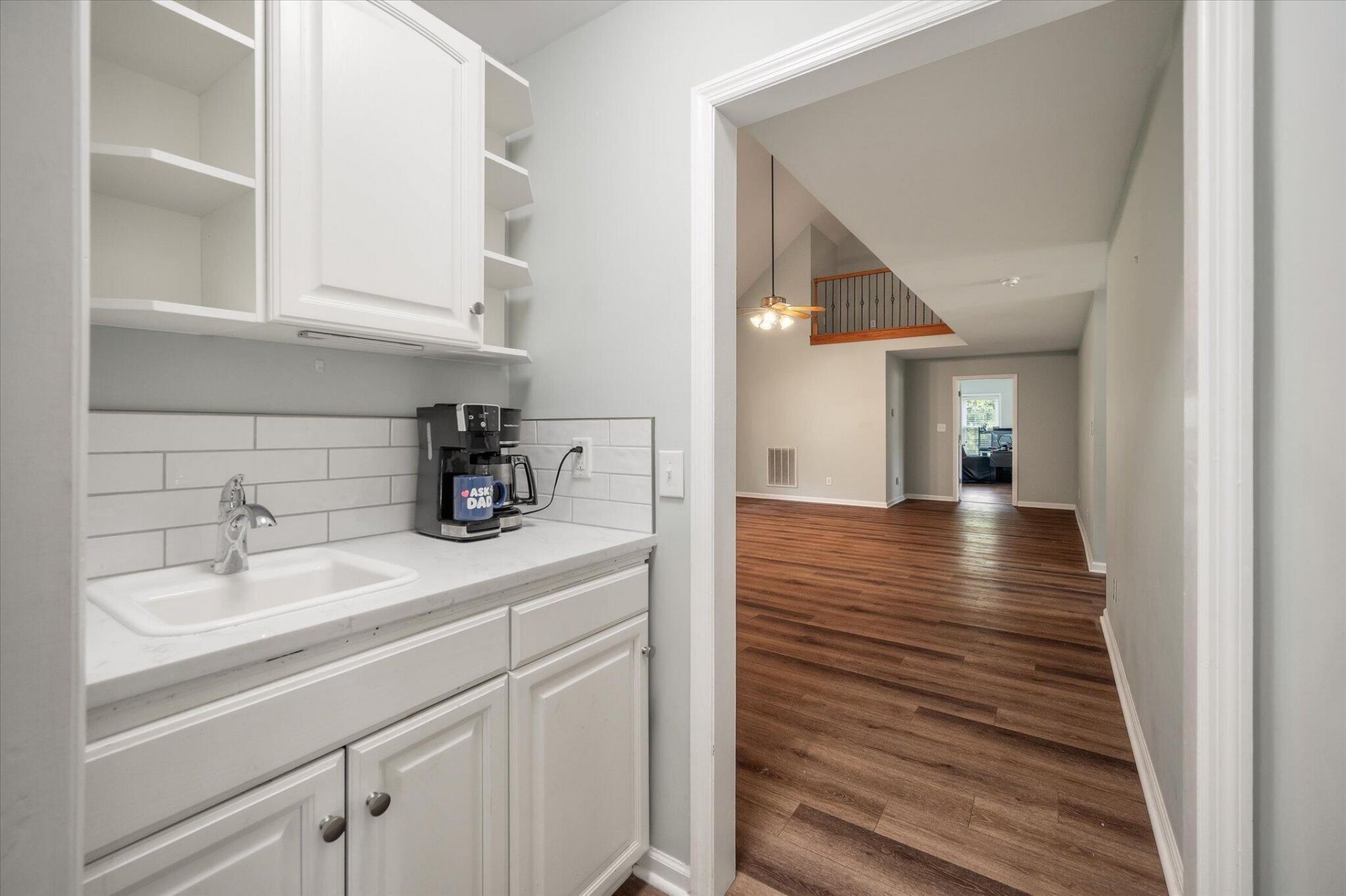 142 Cloverleaf Drive Photo 13