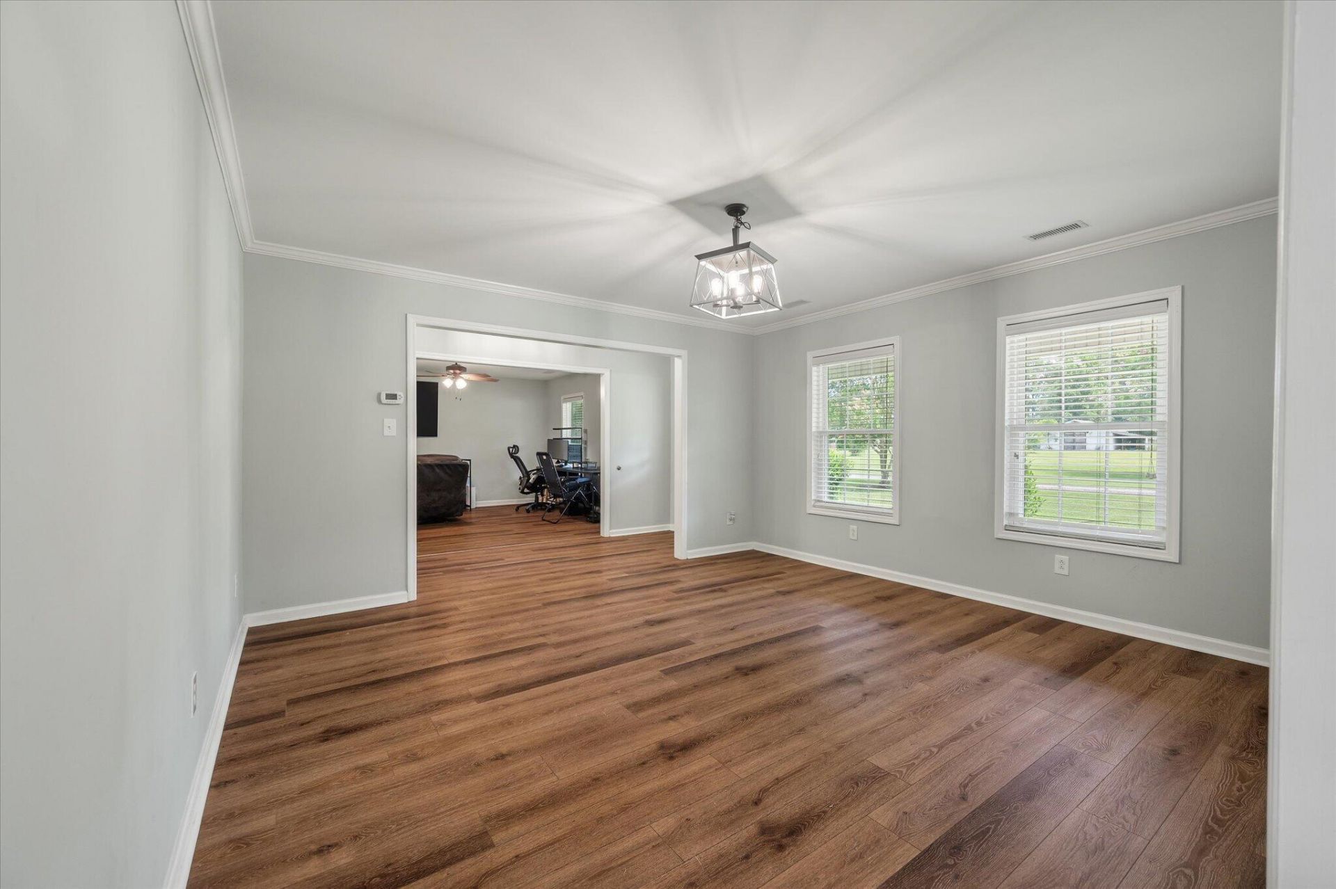 142 Cloverleaf Drive Photo 15
