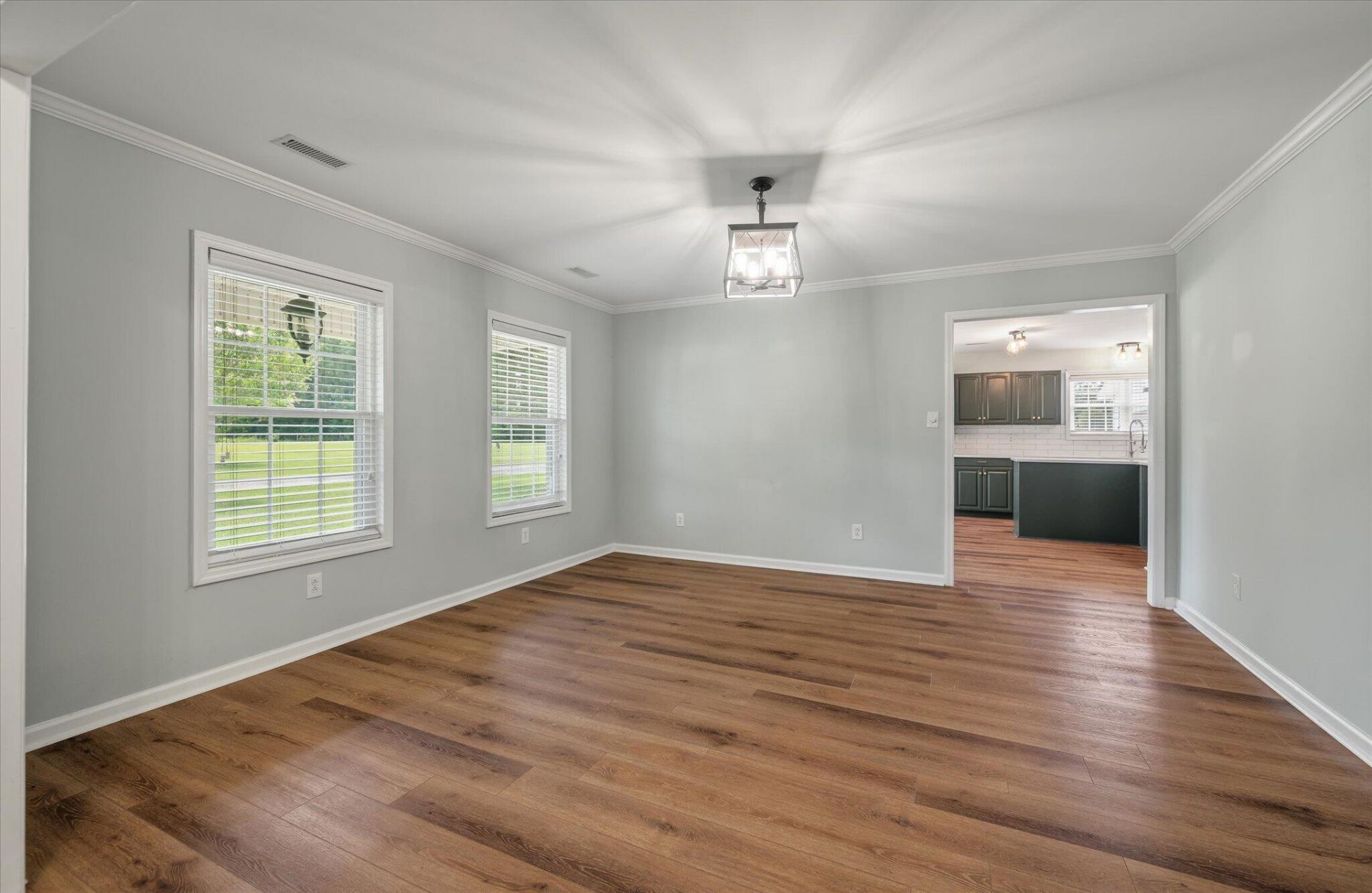 142 Cloverleaf Drive Photo 17