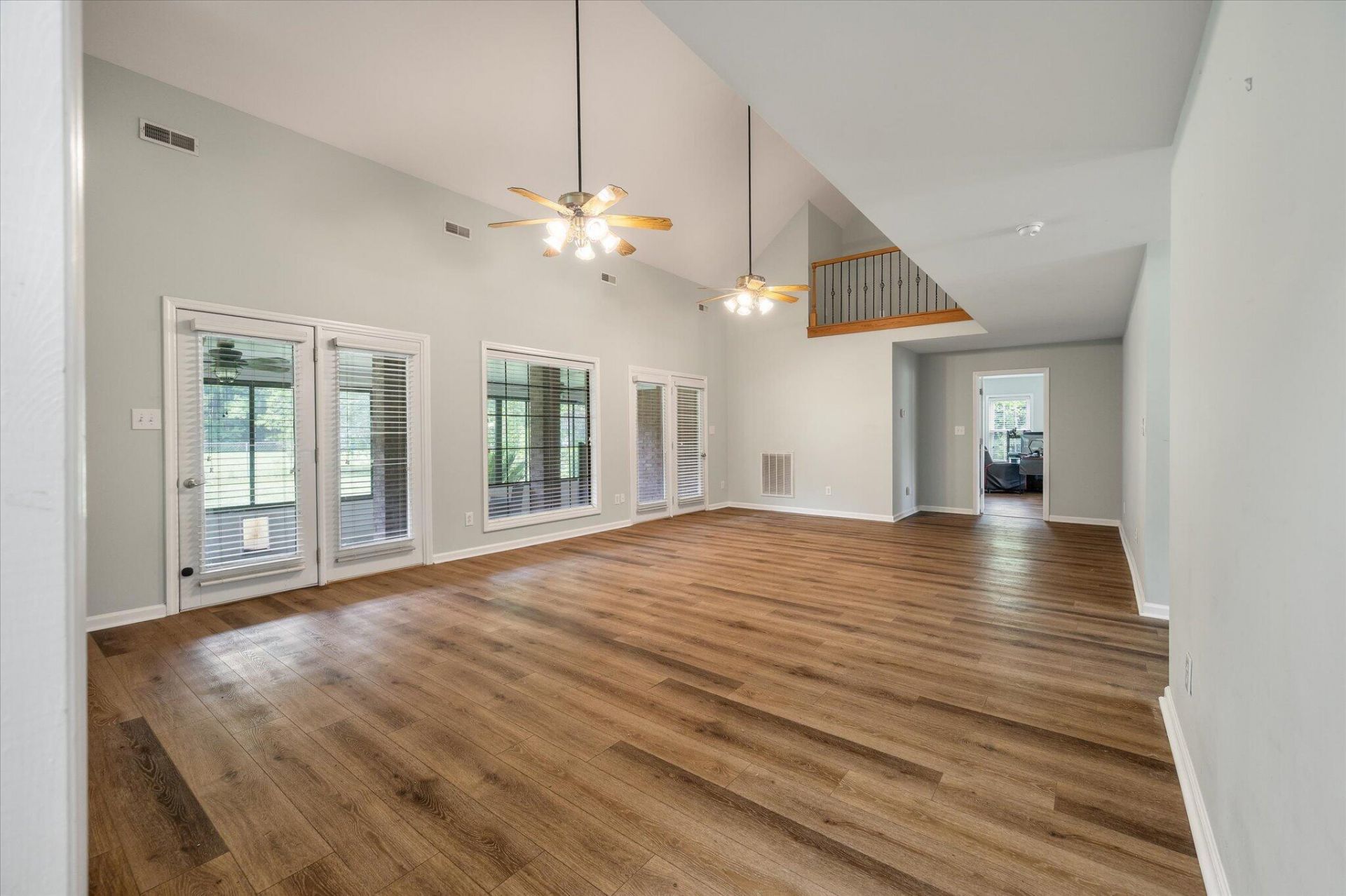142 Cloverleaf Drive Photo 22