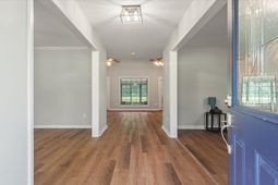 142 Cloverleaf Drive photo 4