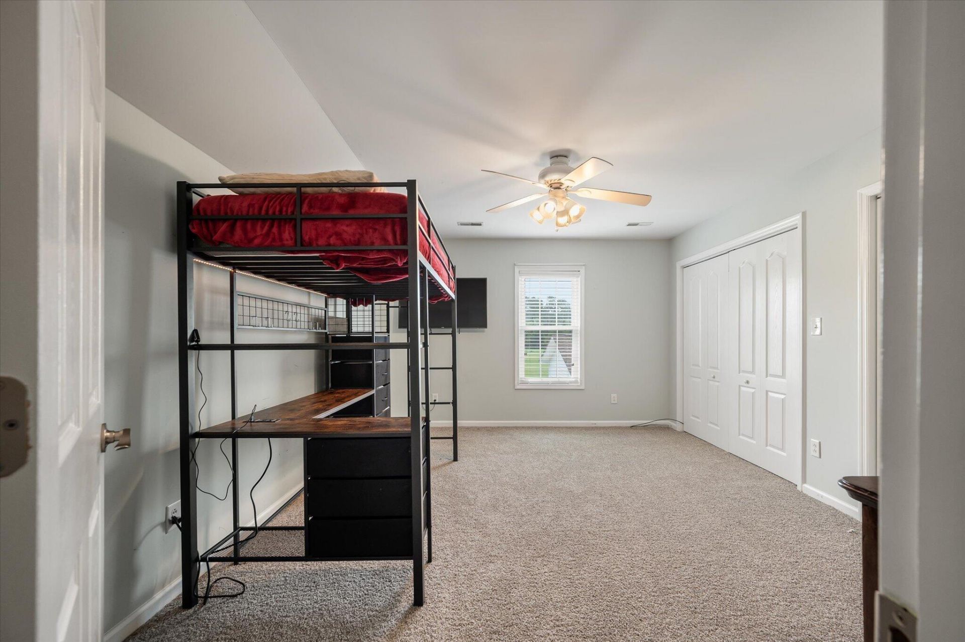 142 Cloverleaf Drive Photo 43