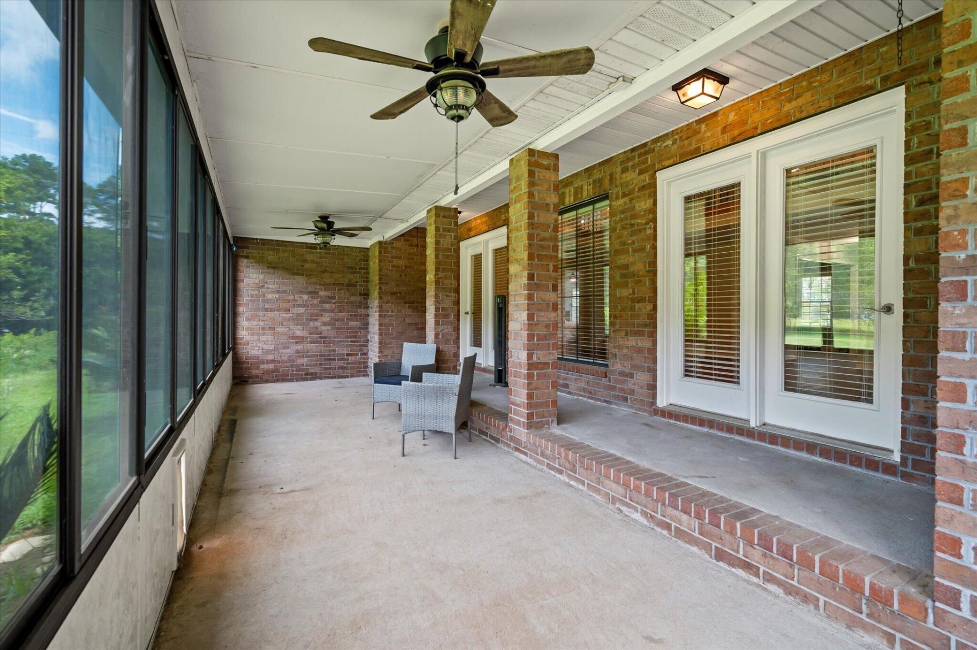 142 Cloverleaf Drive Photo 44
