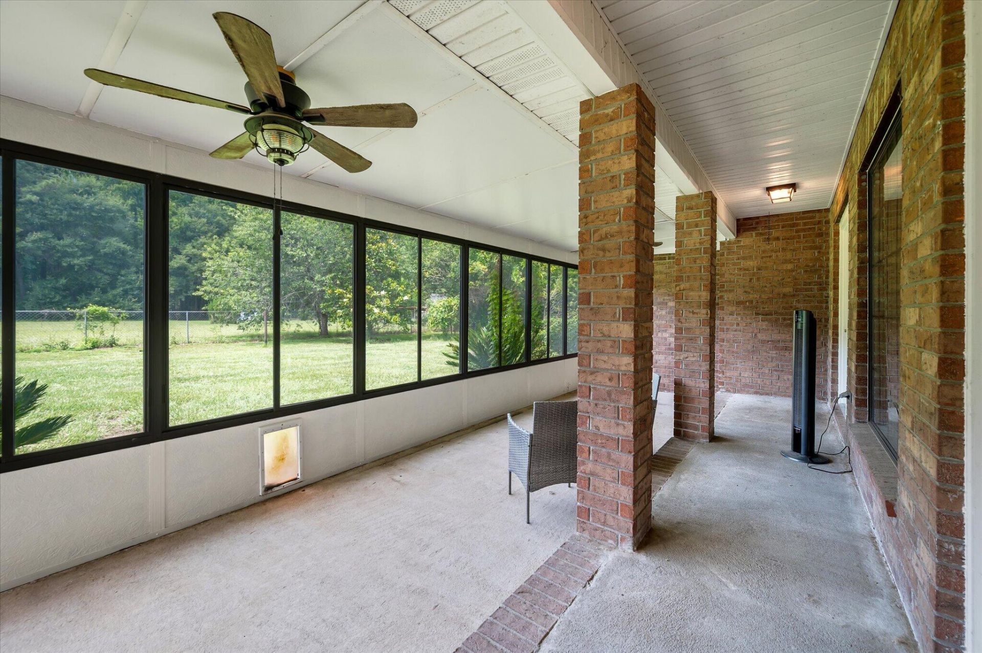 142 Cloverleaf Drive Photo 46