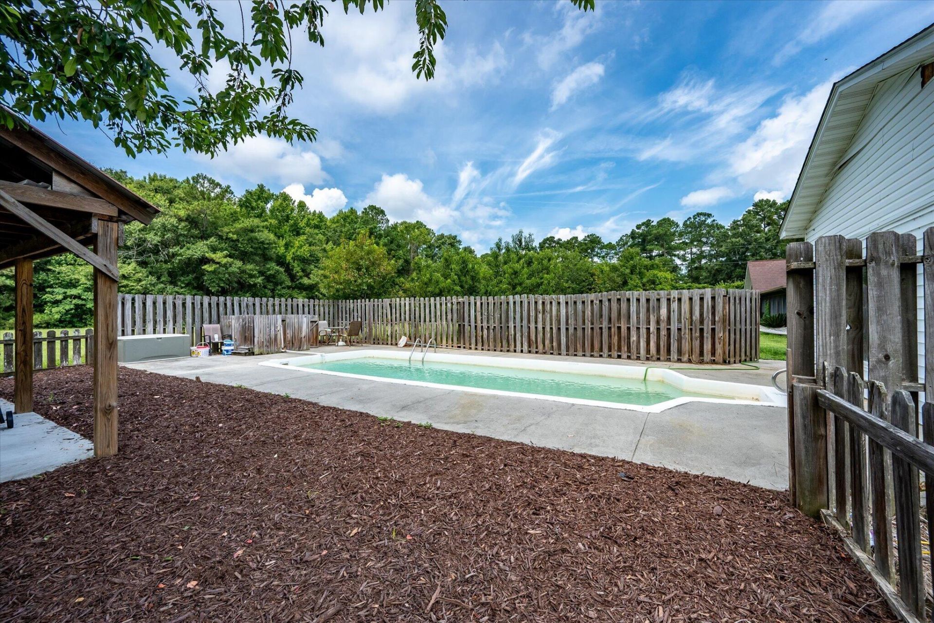 142 Cloverleaf Drive Photo 49