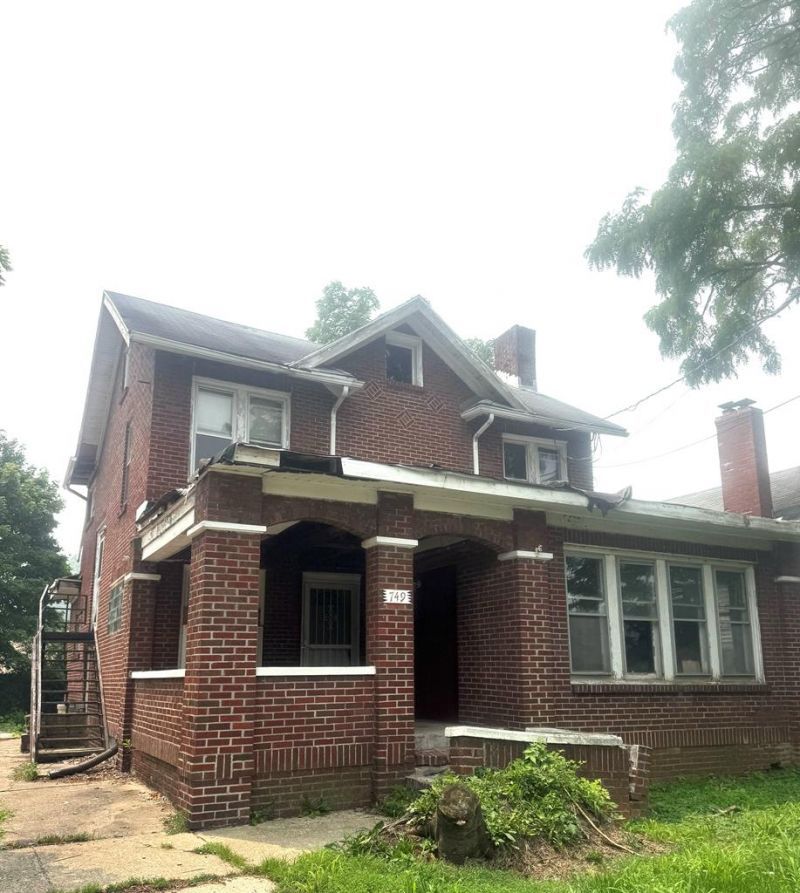 749 W 3rd Street, Mansfield, OH 44906 Main Photo