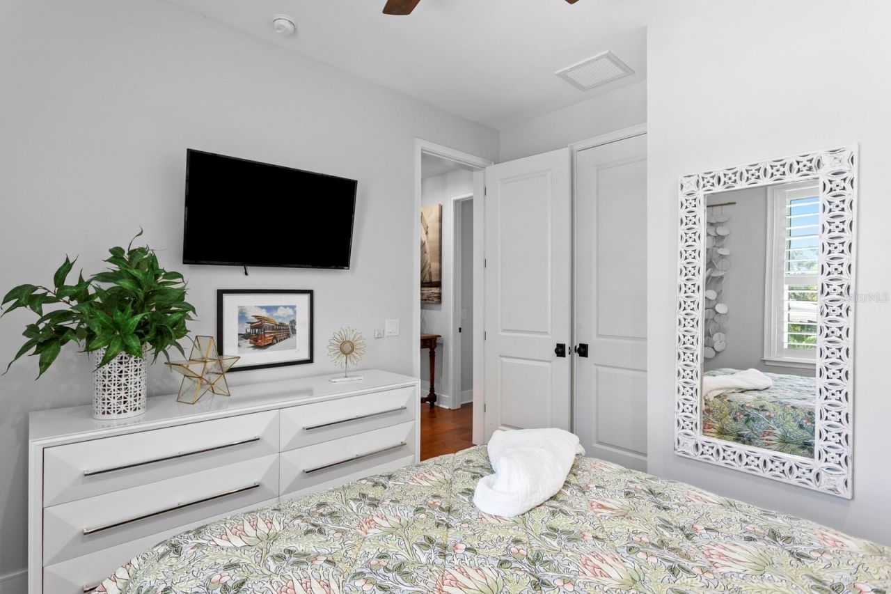 220 N Harbor Drive, Holmes Beach, FL 34217 Photo