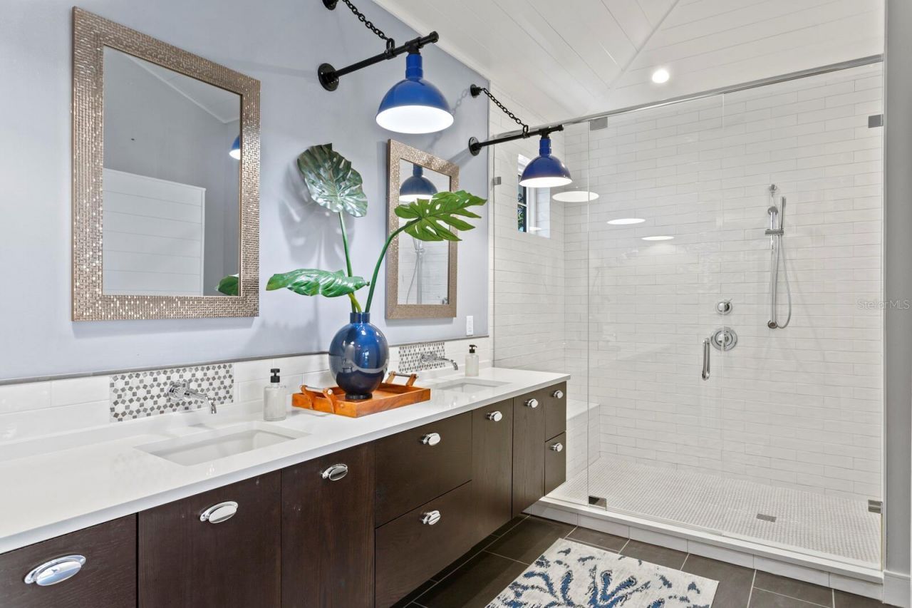 220 N Harbor Drive, Holmes Beach, FL 34217 Photo