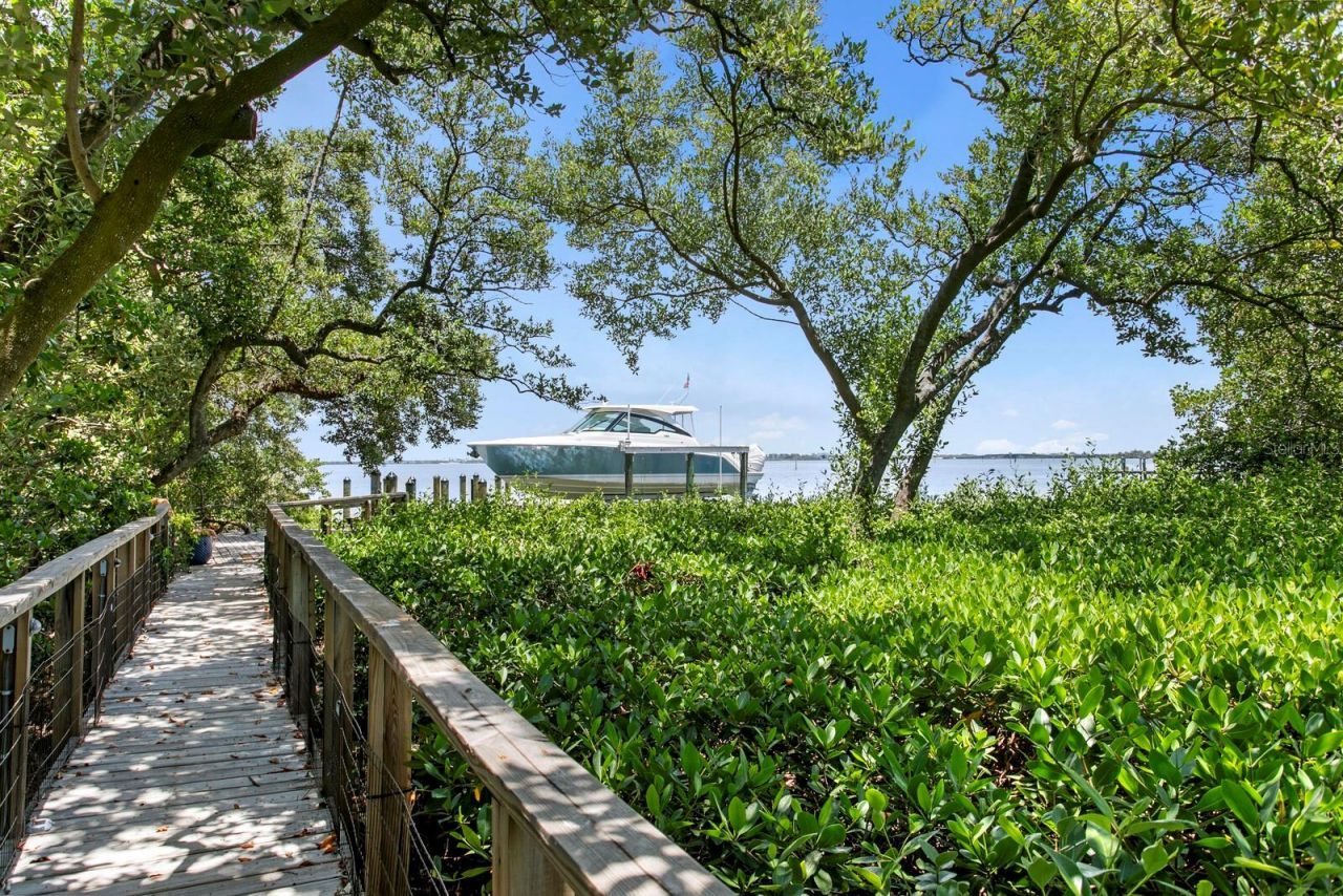 220 N Harbor Drive, Holmes Beach, FL 34217 Photo