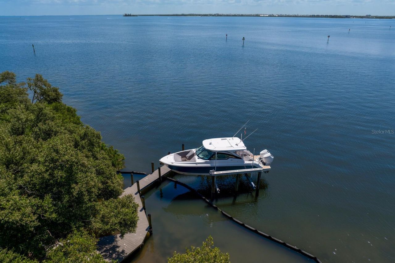 220 N Harbor Drive, Holmes Beach, FL 34217 Photo
