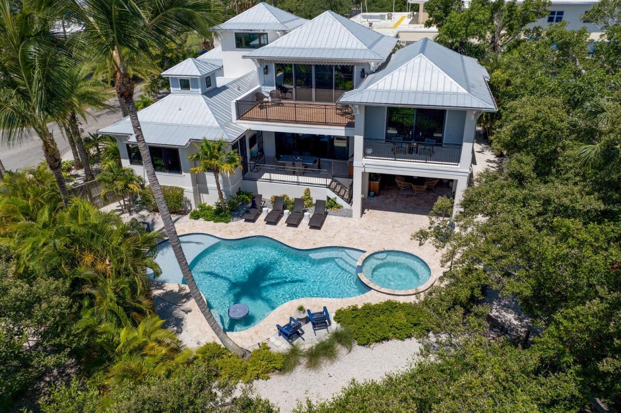 220 N Harbor Drive, Holmes Beach, FL 34217 Photo