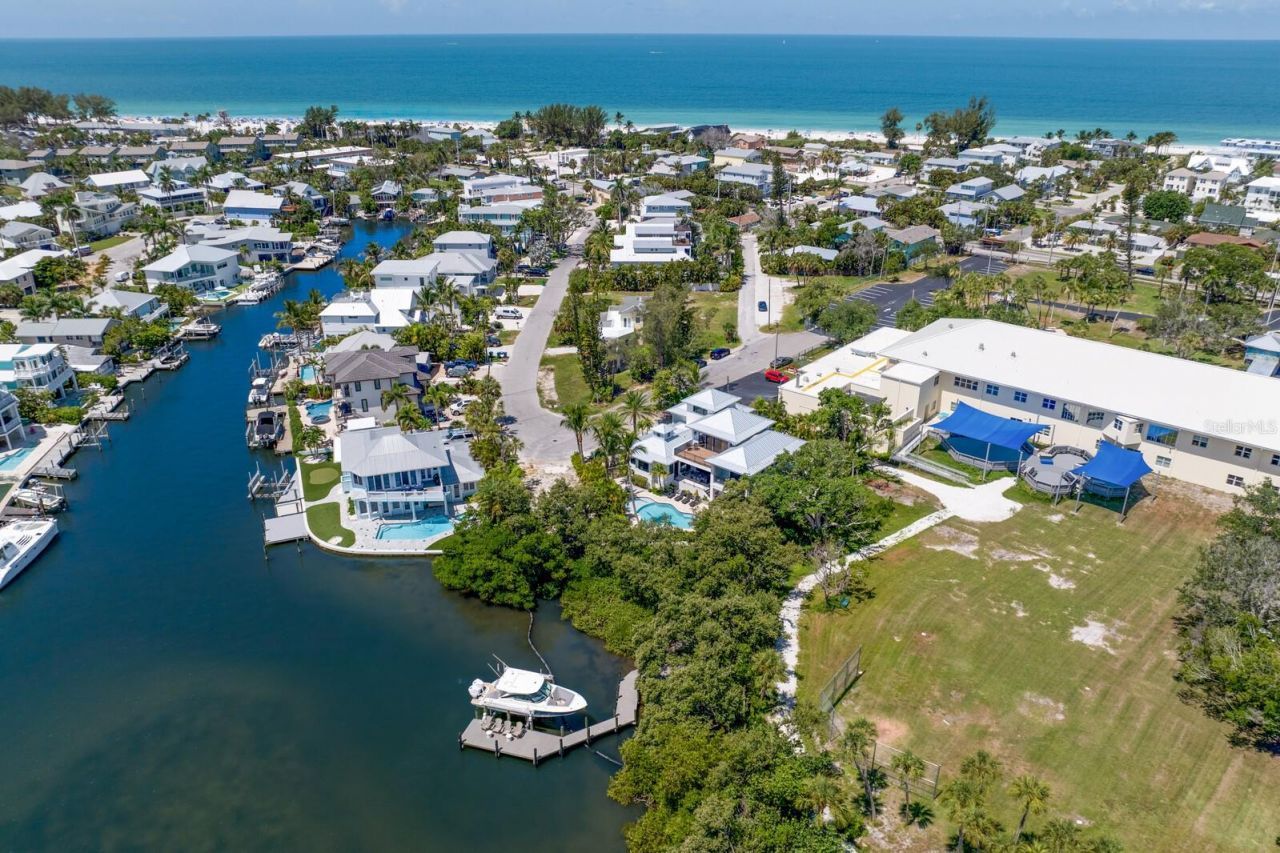 220 N Harbor Drive, Holmes Beach, FL 34217 Photo