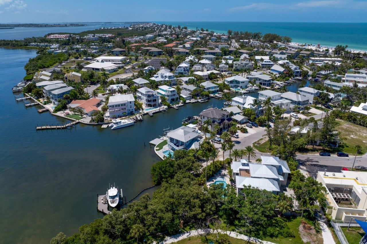 220 N Harbor Drive, Holmes Beach, FL 34217 Photo